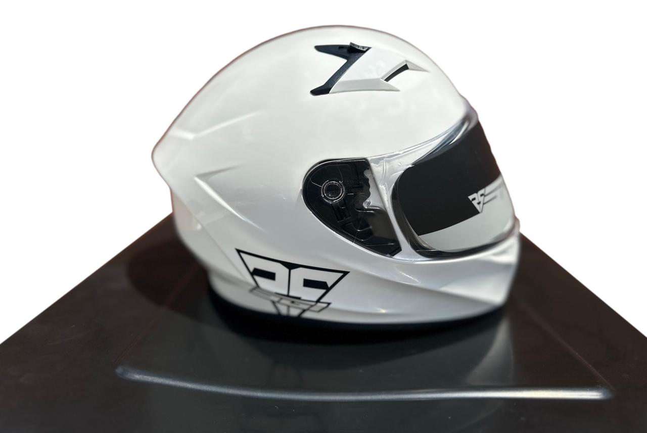 White full face helmet