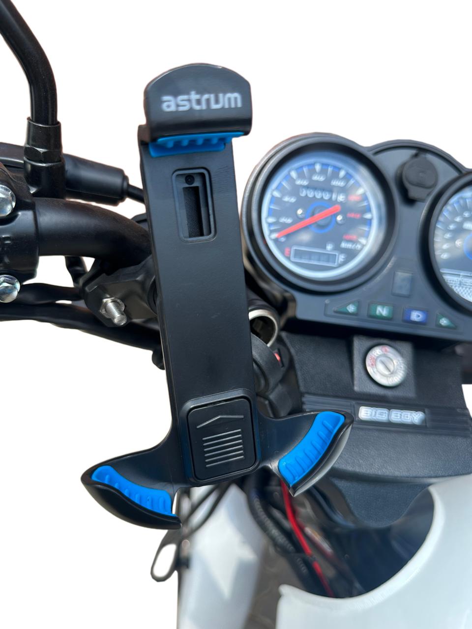 Handlebar-mounted cellphone holder